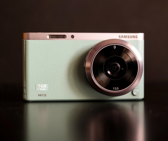 Samsung NXMini Camera Front